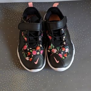 New Nike Flex Running Girls Shoes Size 1